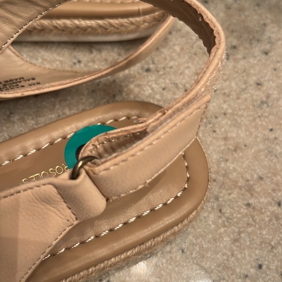 A2 by Aerosoles brand size 8M Velcro closure sandals- NWT - Picture 5 of 6